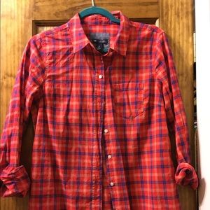 Gap small boyfriend fit long sleeve shirt